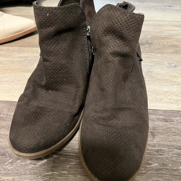 Universal Threads Booties - Picture 4 of 5